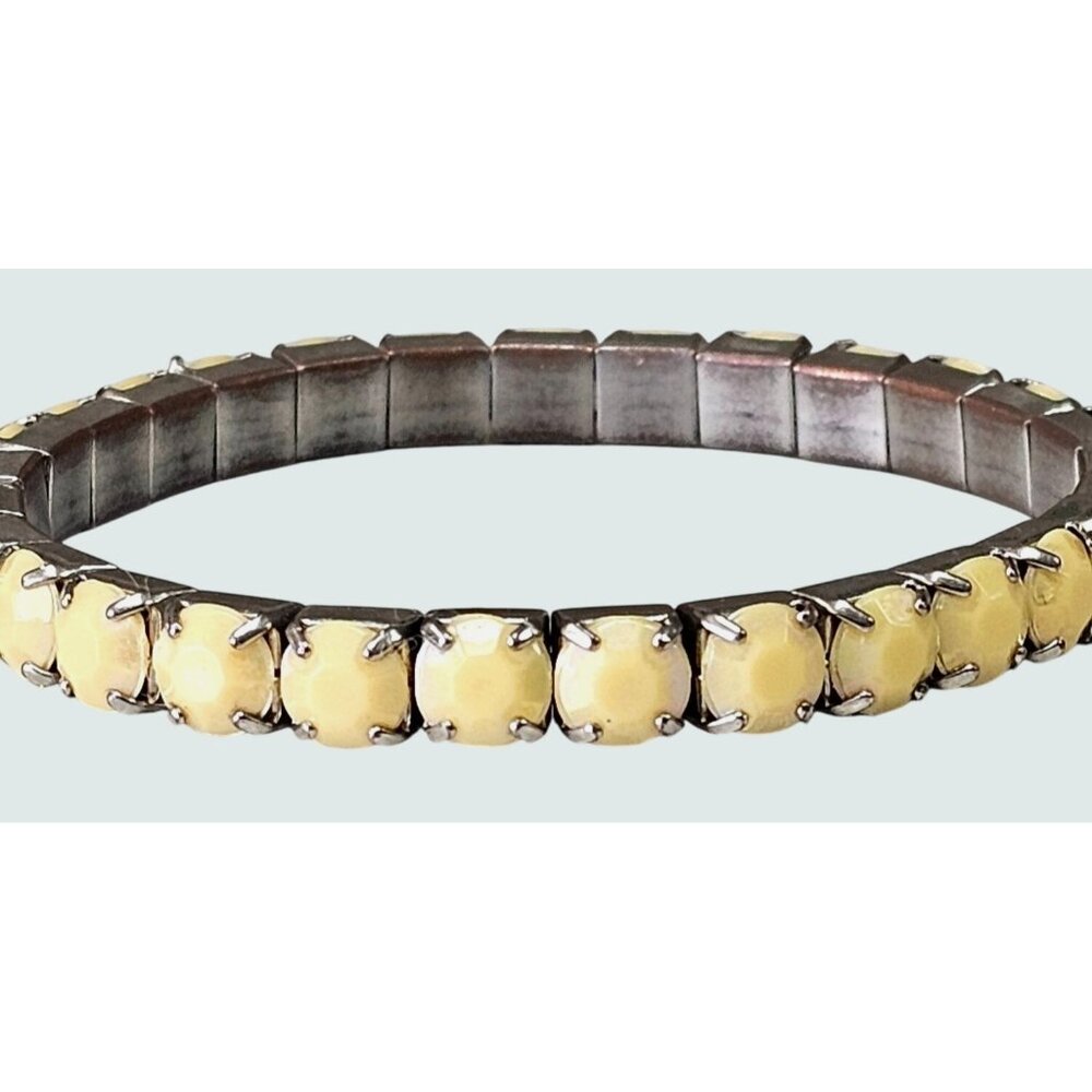 Vintage Yellow Stone Stretch Bracelet With Silver-Tone Metal Setting